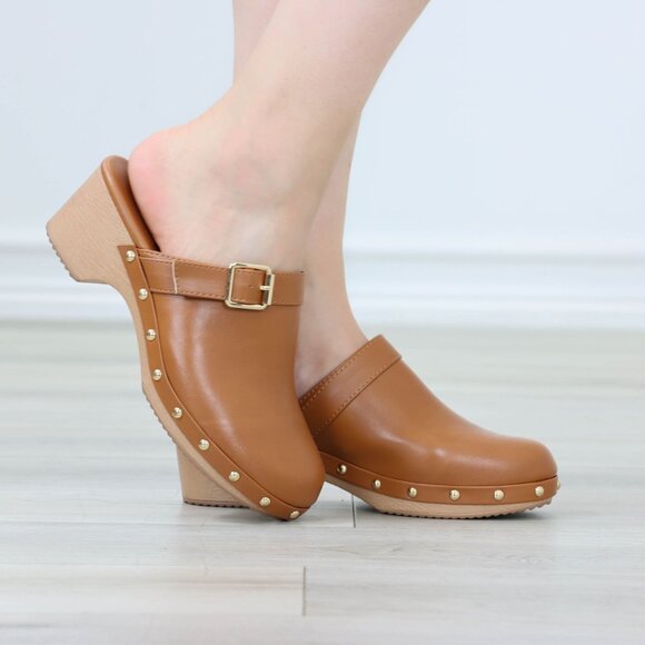 Low Heel Studded Clogs Slip On Faux Leather Mules Retro Style Shoes Lightweight - Picture 4 of 12